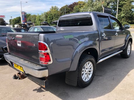 Toyota Hilux INVINCIBLE 4X4 3.0 D-4D DCB Manual 99000m FSH inc Cambelt 11