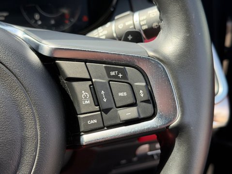 Jaguar E-Pace R-DYNAMIC HSE 15