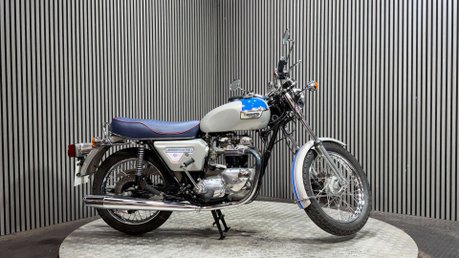Triumph Bonneville JUBILEE 1977 ONLY 8K STUNNING CLASSIC BIKE NEW MOT 1
