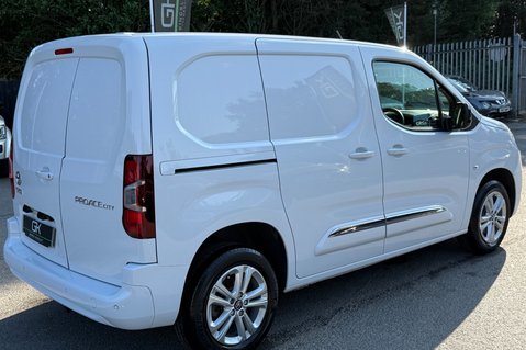 Toyota Proace City L1 DESIGN - NO VAT - AUTO - 1.5 DIESEL - REVERSE CAM - CARPLAY 6