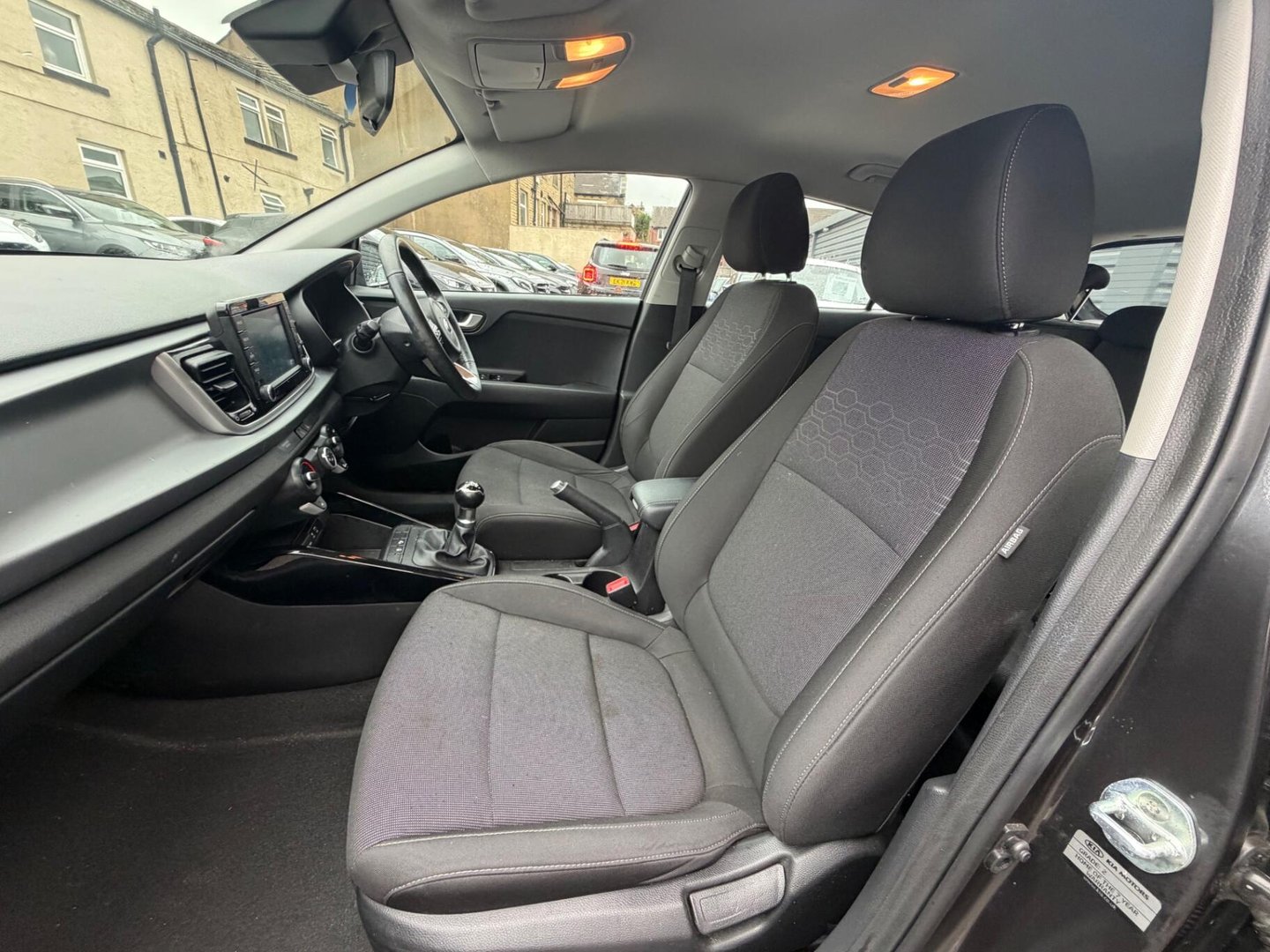 2019 Kia RIO — image 9