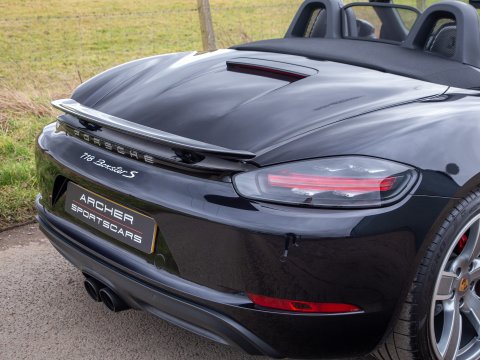 Porsche 718 BOXSTER S PDK 21