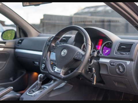 Volkswagen Golf 3.2 Golf R32 Semi-Auto 4WD 3dr 23