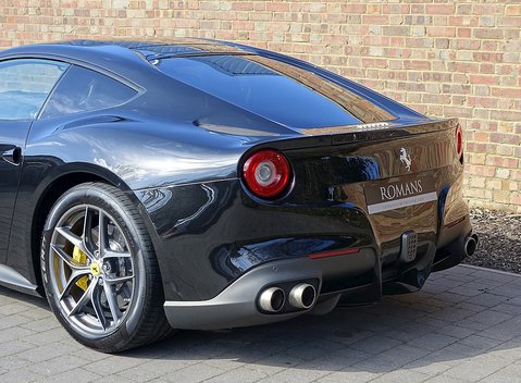 Ferrari F12 Berlinetta 9