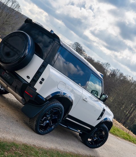 Land Rover Defender 90 Obsidian WideTrak D250 S Hardtop 1