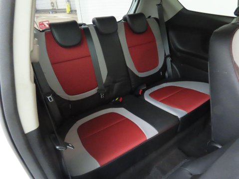 Kia Picanto 1.25 EcoDynamics Chilli Euro 6 (s/s) 3dr 8