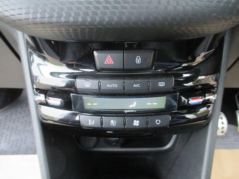 Peugeot 2008 1.2 PureTech GT Line Euro 6 (s/s) 5dr 17