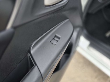 Honda Jazz 1.3 i-VTEC SE Hatchback 5dr Petrol CVT Euro 6 (s/s) (102 ps) 54