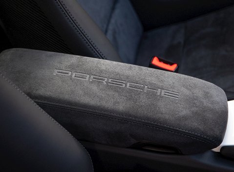 Porsche 911 (991.2) Carrera 4 GTS 23