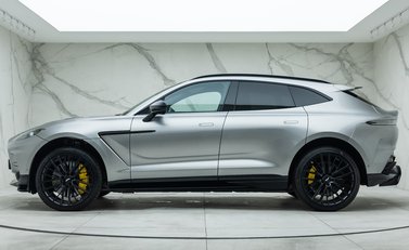 Aston Martin DBX 707 5