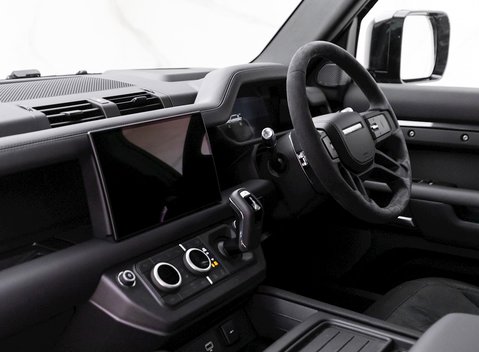 Land Rover Defender 110 V8 16
