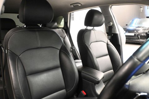 Kia Niro 1.6 Niro 3 HEV Semi-Auto 5dr 33