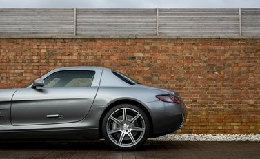 Mercedes-Benz SLS AMG 25