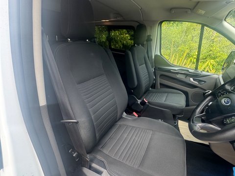 Ford Transit Custom 300 LIMITED DCIV ECOBLUE 7