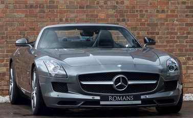 Mercedes-Benz SLS AMG Roadster 1