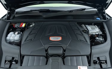 Porsche Cayenne Turbo GT 40