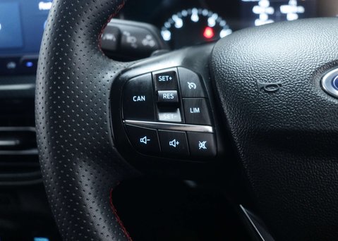 Ford Focus 1.0 Focus ST-Line MHEV Auto 5dr 31