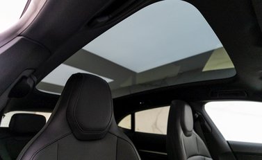 Porsche Taycan 4S Cross Turismo 12