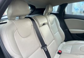 Volvo V40 2.0 T3 INSCRIPTION 24