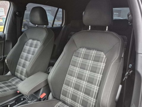 Volkswagen Golf 2.0 Golf GTD Semi-Automatic 5dr - NATIONAL DELIVERY* 39