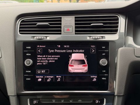 Volkswagen Golf 35.8kWh e-Golf Hatchback 5dr Electric Auto (136 ps) 33