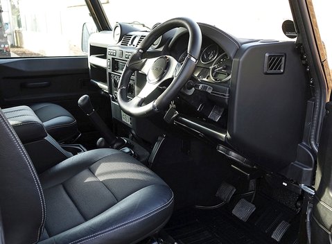 Land Rover Defender T40 16