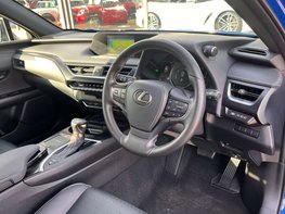 Lexus Ux 2.0 UX 250h 4x2 CVT 5dr 17