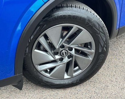 Nissan Qashqai 1.3 Qashqai Acenta Premium T MHEV CVT 5dr 3