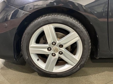 Toyota Auris 1.6 V-Matic Excel Euro 5 5dr 37