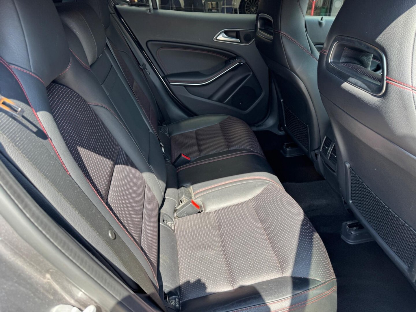 2017 Mercedes-Benz GLA — image 35