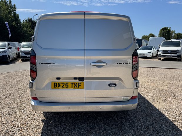 Ford Transit Custom Crew Cab LWB L2H1 Low Roof Limited 320 Air Con Alloys EURO 6 8