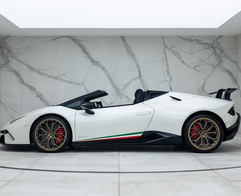Lamborghini Huracan Spyder LP640-4 Performante