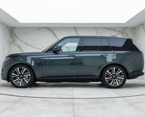 Land Rover Range Rover P440e HSE