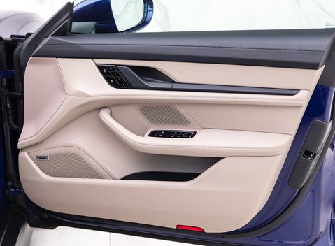 Porsche Taycan TURBO 20