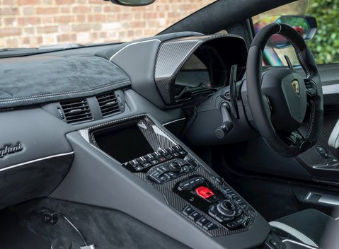Lamborghini Aventador SV LP 750-4 Coupe 16