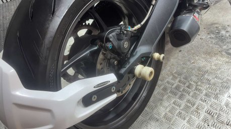 Triumph Street Triple 2014 27K NEW MOT SERVICED SCORPION EXHAUST NAKED 675CC TRIPLE 38