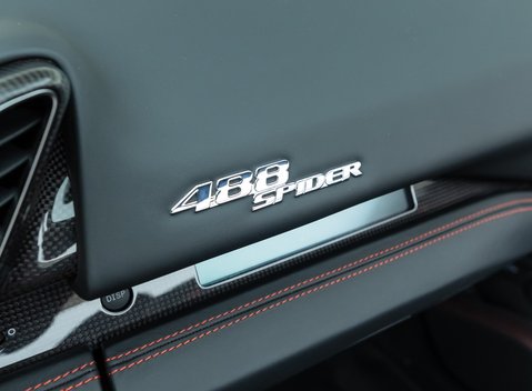 Ferrari 488 SPIDER 25