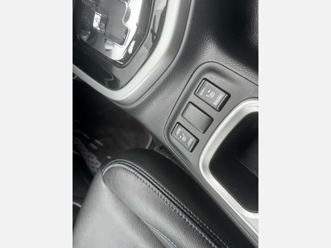 Nissan Navara 2.3 dCi N-Guard Pickup Double Cab 4dr Diesel Auto 4WD Euro 6 (190 ps) 29
