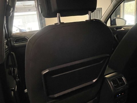Volkswagen Tiguan 2.0 Tiguan Allspace SE Nav TDI 4Motion Semi-Auto 4WD 5dr 43