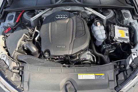 Audi A4 TFSI BLACK EDITION MHEV- APPLE CAR PLAY - REVERSE CAMERA 54