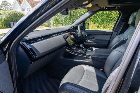 Land Rover Range Rover Sport D300 Dynamic SE 9