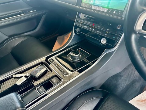 Jaguar XF 2.0d R-Sport Auto AWD Euro 6 (s/s) 4dr 62