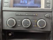 Land Rover Discovery 2.0 Discovery S SD4 Auto 4WD 5dr 68