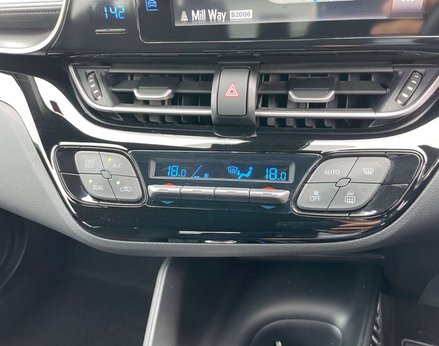 Toyota C-HR 1.8 C-HR Icon HEV CVT 5dr 40