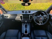 Porsche Macan 2.0 Macan Semi-Auto 4WD 5dr 35