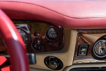 Aston Martin V8 Volante EFi 26