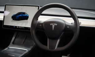 Tesla Model Y PERFORMANCE AWD Full Self Driving AutoPark & Summon GROK AI One Owner VAT Q 16