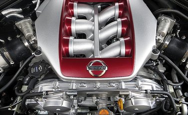 Nissan GT-R Premium Edition 9