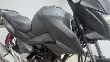 Honda CB GLR 125 2017 GOOD RUNNING PROJECT BIKE SPARES OR REPAIR 125CC 28