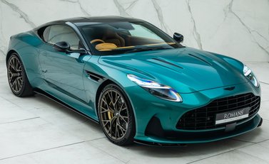Aston Martin DB12 V8 10